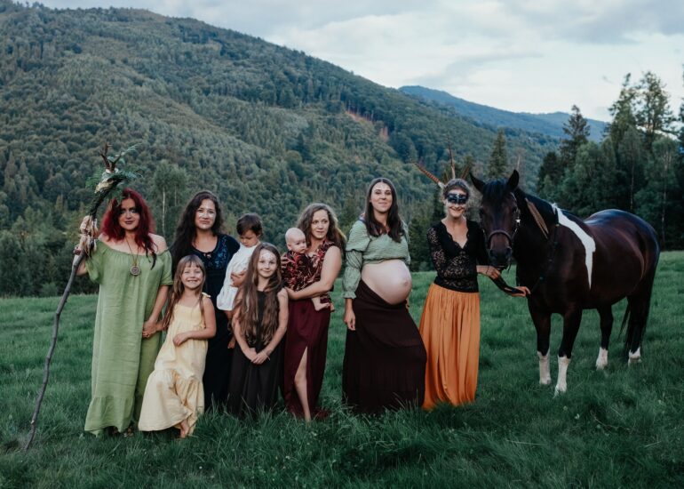 dzikie kobiety zdjęcie grupowe